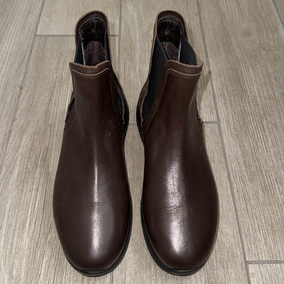 New Aquatalia Christiana Leather Chelsea Boot Extra Light Size 7.5 NEW - Picture 5 of 16